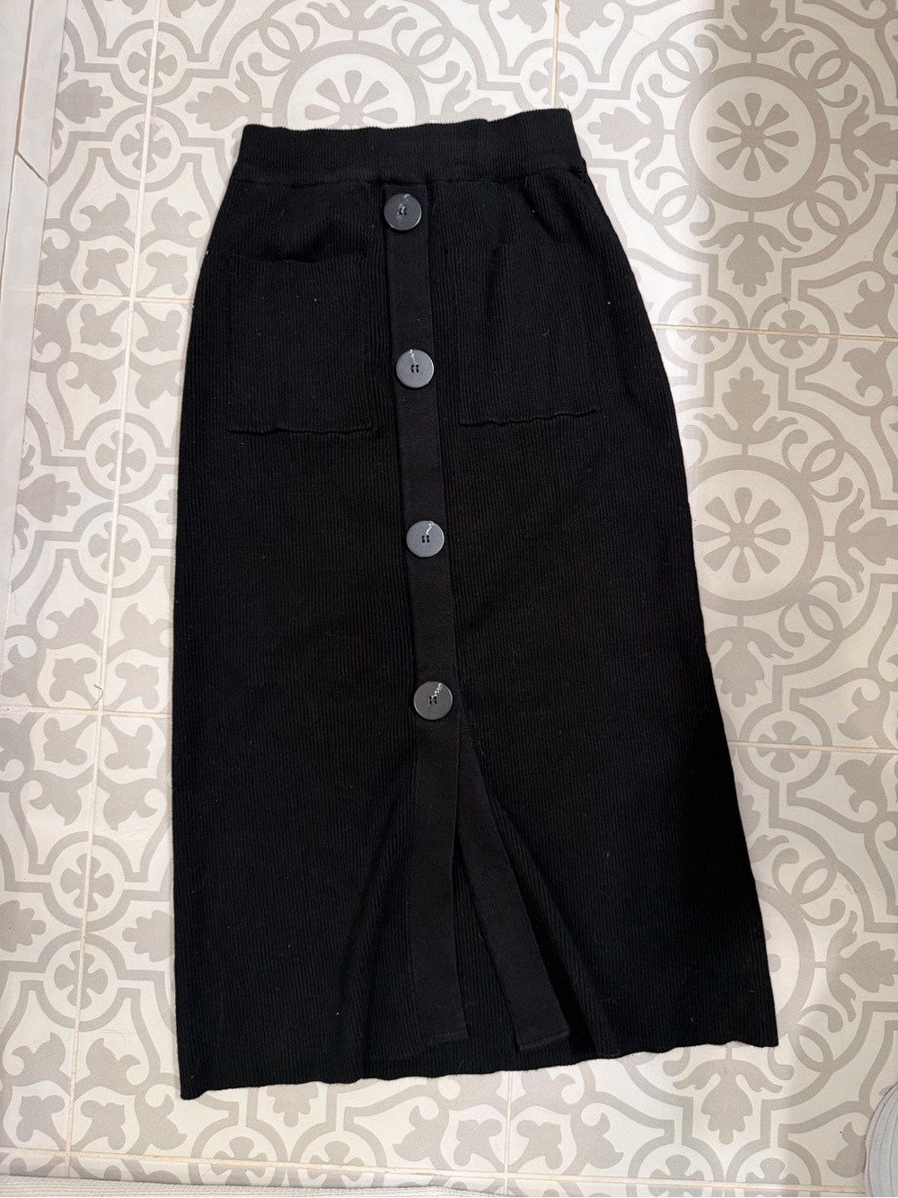 Zara Women’s Black Button-Front Knit Midi Skirt - Picture 1 of 4